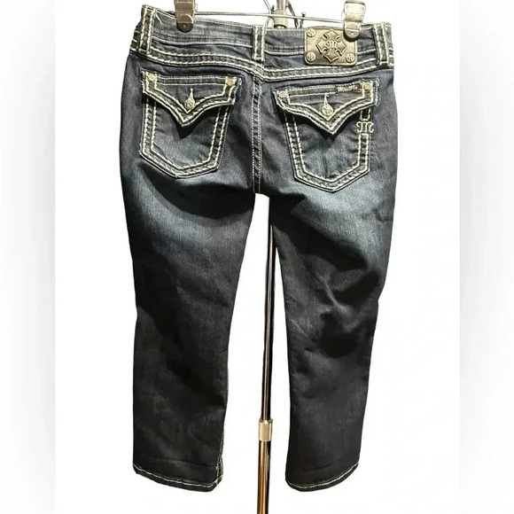 Miss Me signature cuffed Capri size 30 - Picture 2 of 9